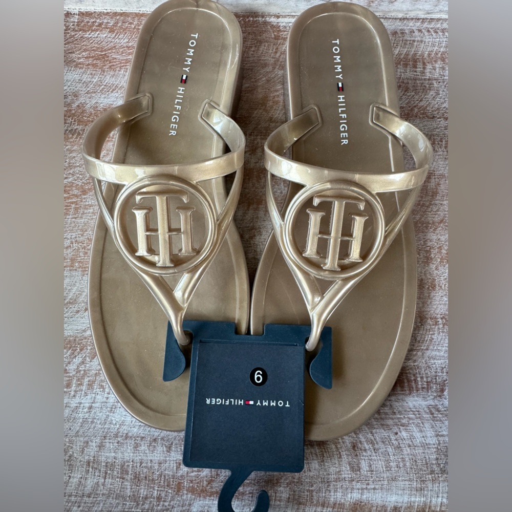 Tommy Hilfiger Vedna Gold Flat Jelly Sandal Women's Size 9 (NWT)